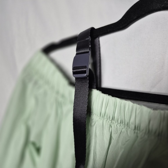 Rare Nike Air Jordan Women's Off-Shoulder Utility Woven Jacket Size M - Picture 9 of 10